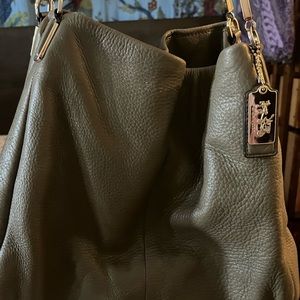 Coach C1481-26224 Green Leather Large Hobo Shoulder Bag Shopper Purse.